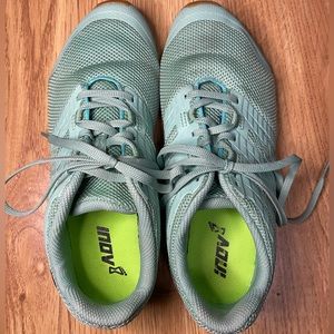 Women’s Size 9 Inov-8 Green (Teal) Bare-XF 210 V3 Cross Training Mesh Sneaker